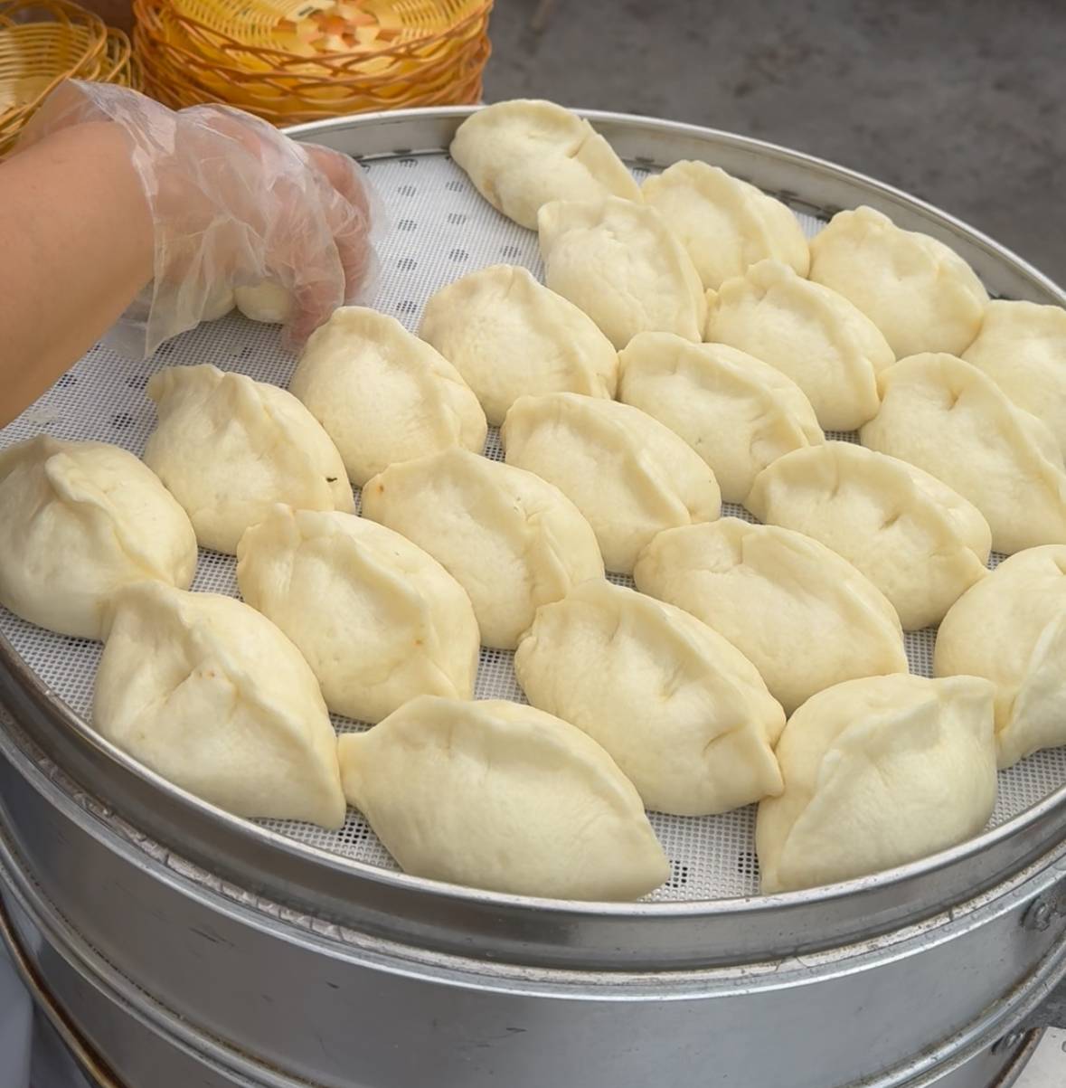 八都羊肉包招牌灌汤包实拍